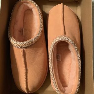 UGG Tasman slippers NWT